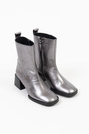 POEVE　イタリア製　ブーツ　シルバー