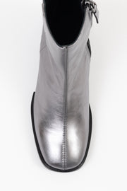 POEVE　イタリア製　ブーツ　シルバー