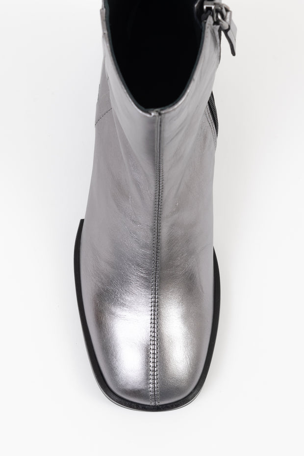 POEVE　イタリア製　ブーツ　シルバー