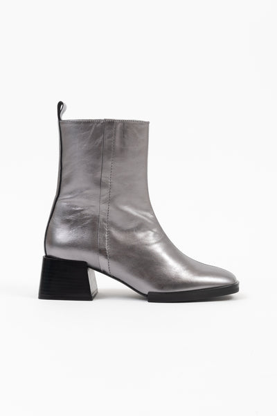 POEVE 　イタリア製　ブーツ　シルバー　